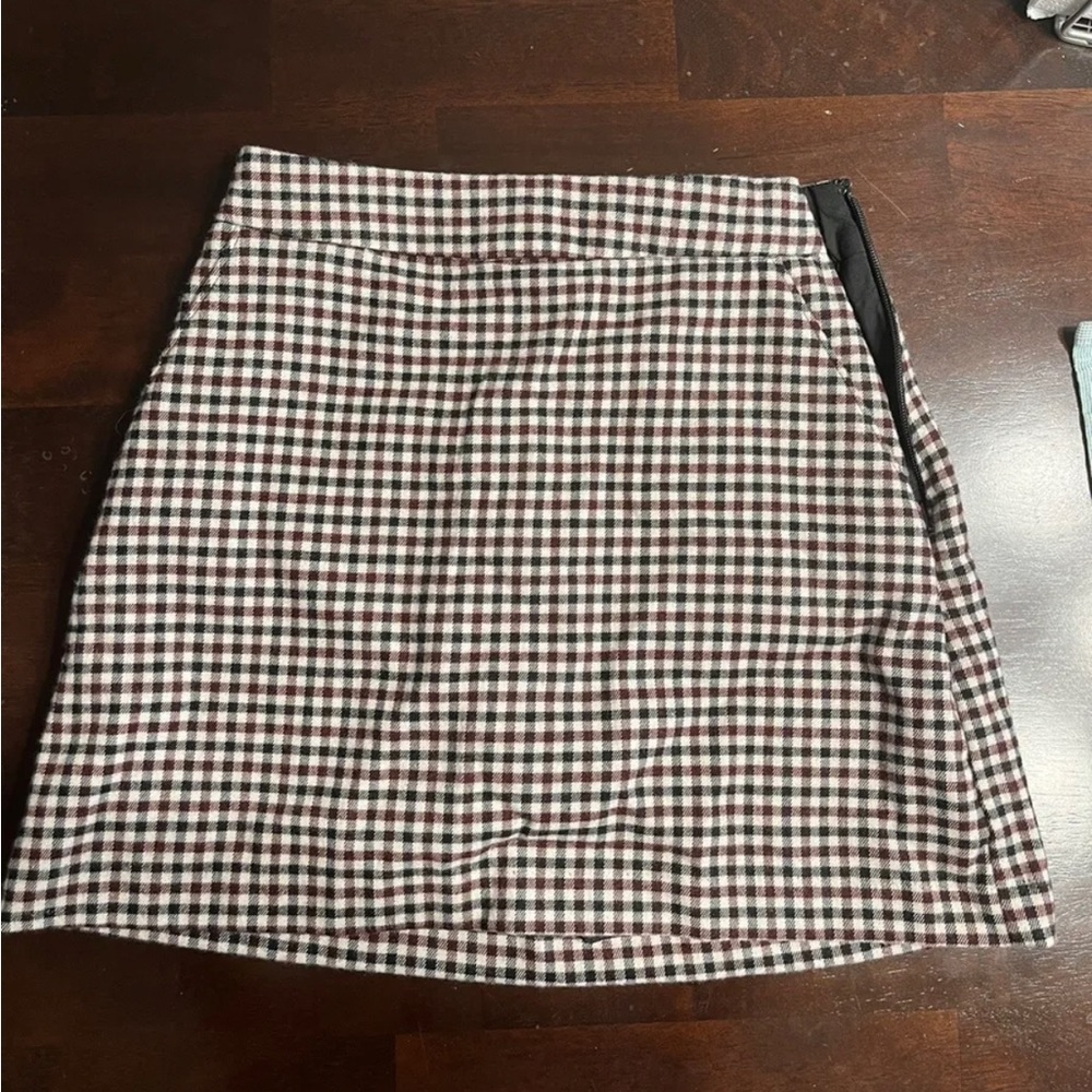 Abercrombie XXS menswear skirt with shorts & pockets. New in bag, never opened.